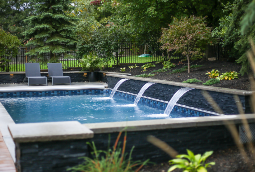 Quels sont les avantages que propose une piscine en béton monobloc ?