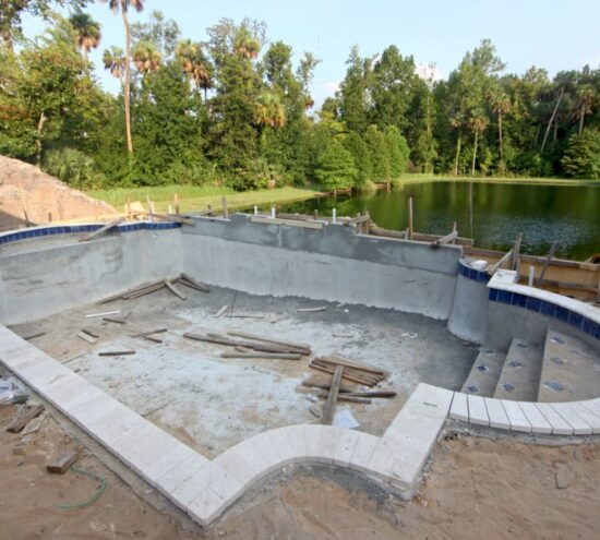 Construction d’une piscine avec le coffrage perdu