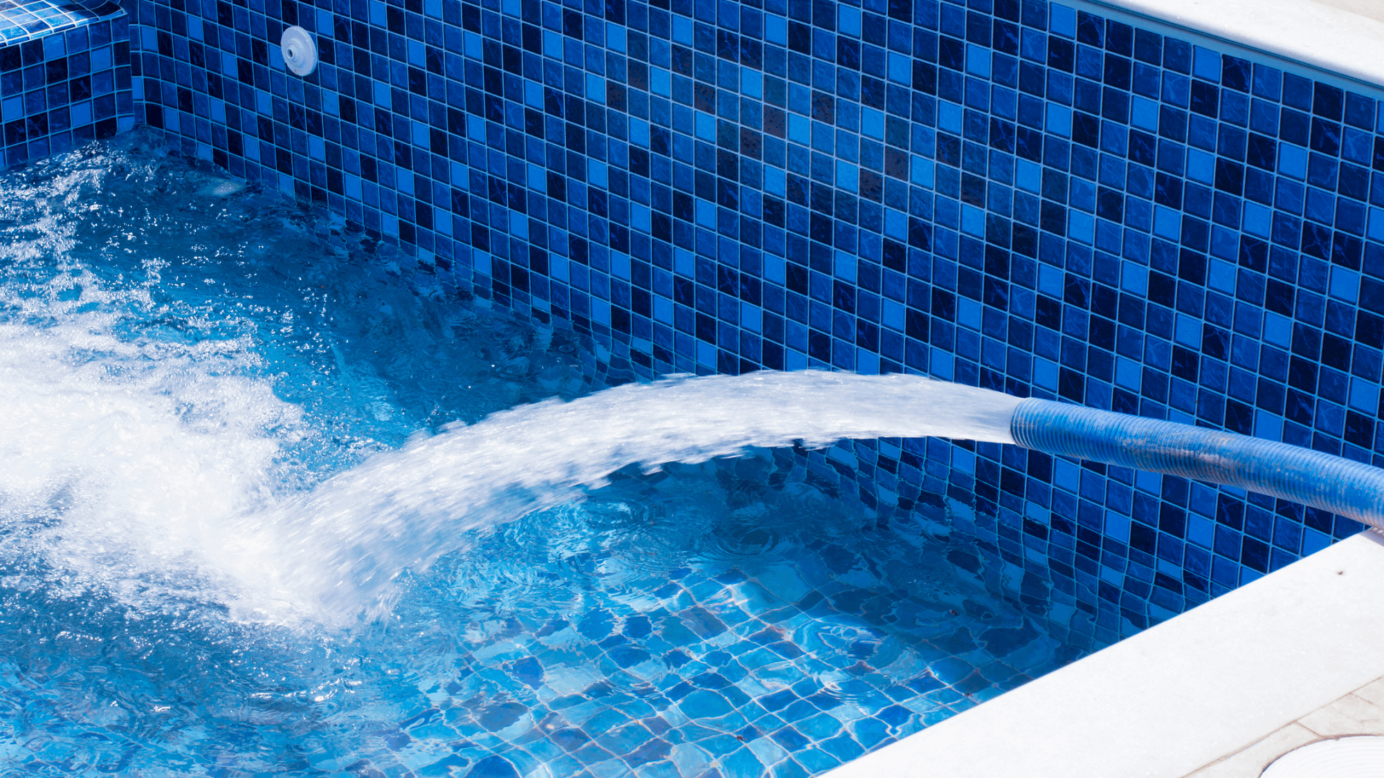 Réduire la consommation d'eau de votre piscine - Piscine.be